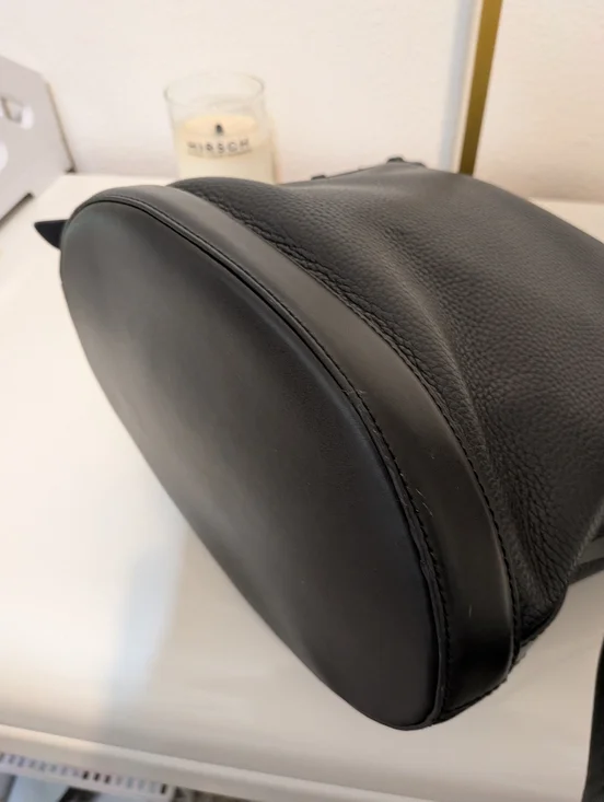 Michael Kors Black Chain Leather Bucket Bag EUC - Picture 6 of 9